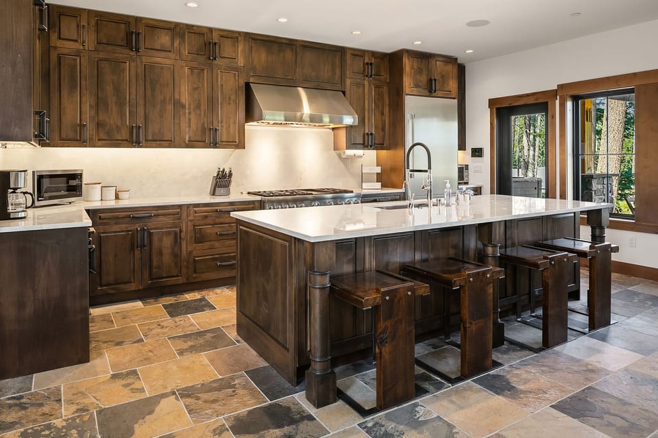Fit for a King: - Fully stocked Chef's Kitchen, fabulous for making in-home meals.
