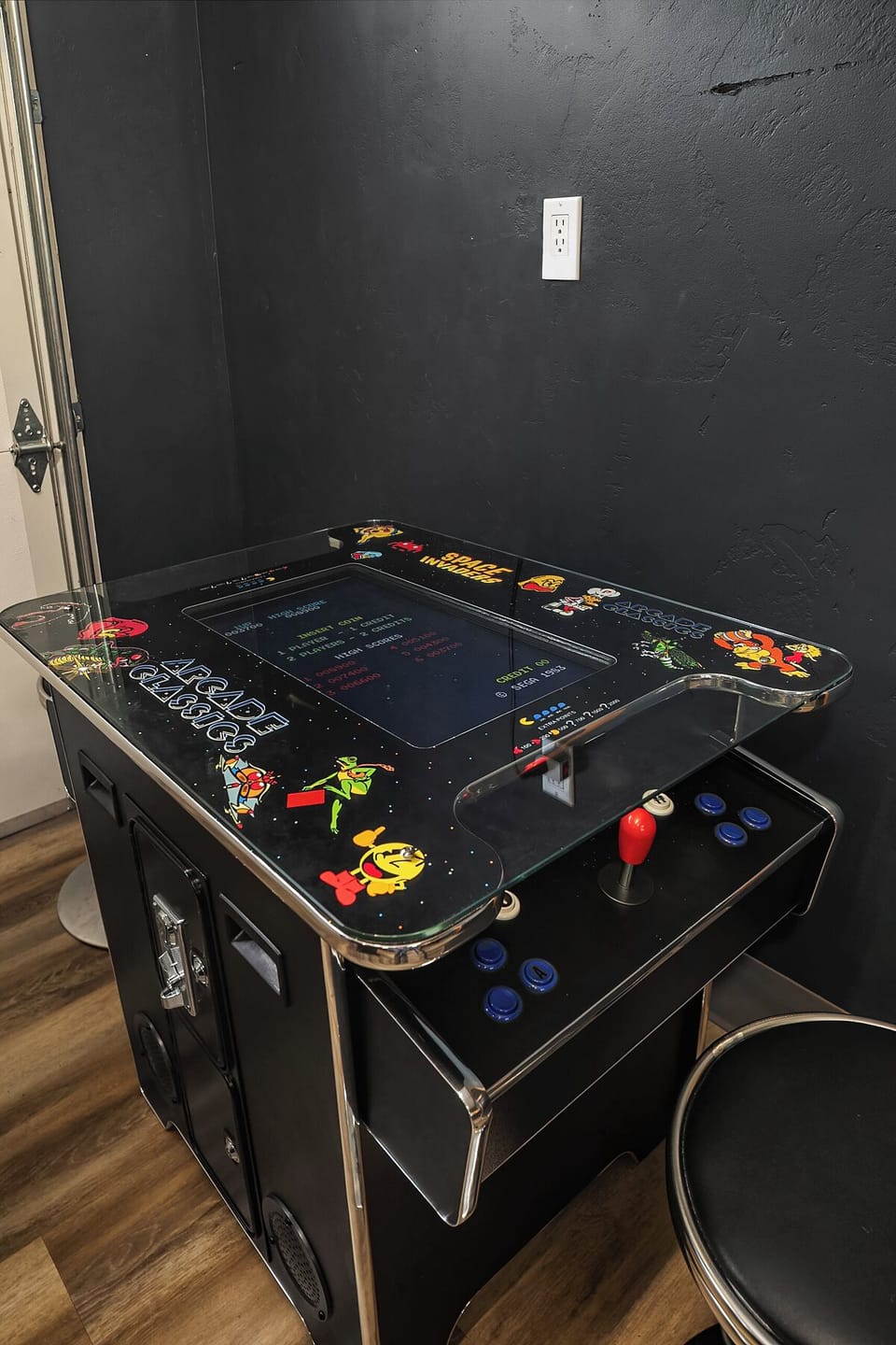 Fit for a King. - Fun arcade game!