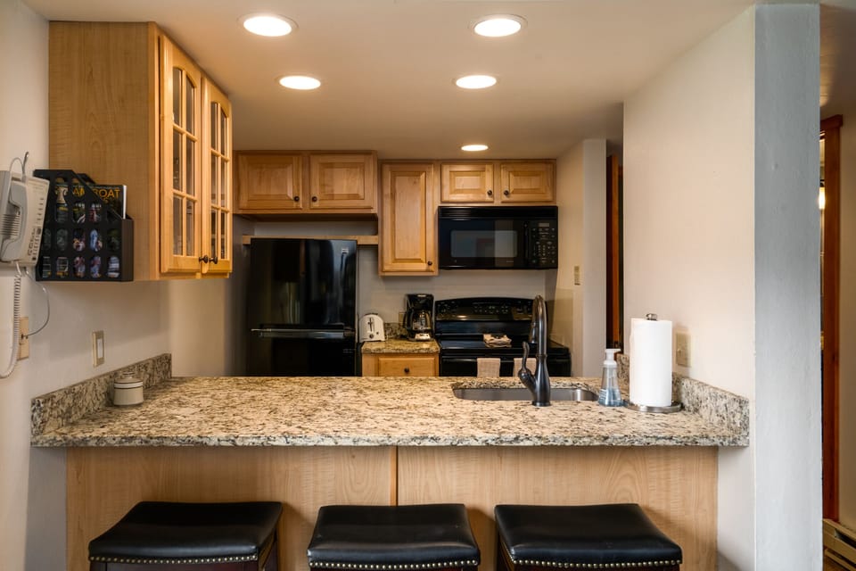 Breakfast bar for 3