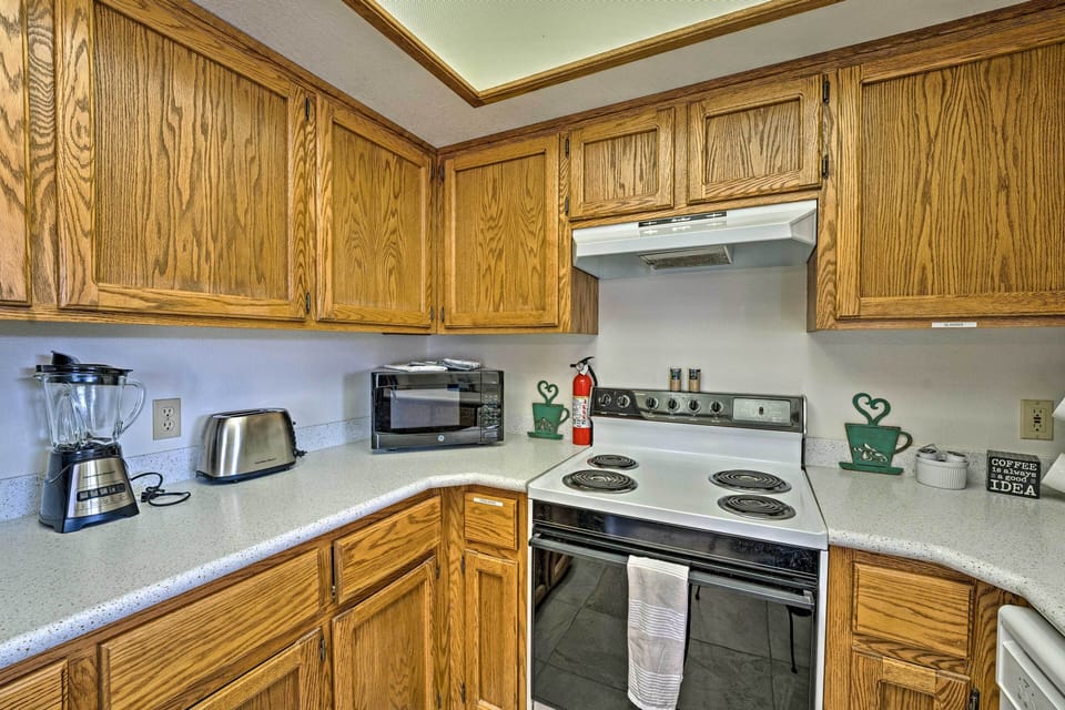 Fully Equipped Kitchen | Toaster