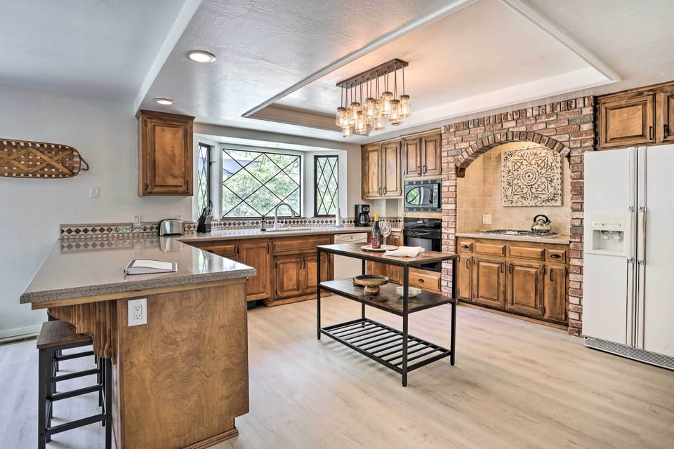 Fully Equipped Kitchen | Drip Coffee Maker | Cooking Basics