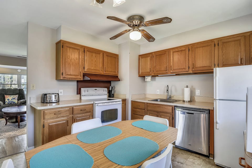 Main Level,Kitchen,