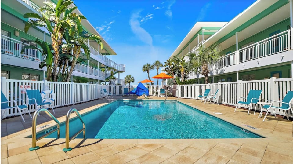 Heated Community Pool – A guest favorite, kept warm for year-round relaxation.