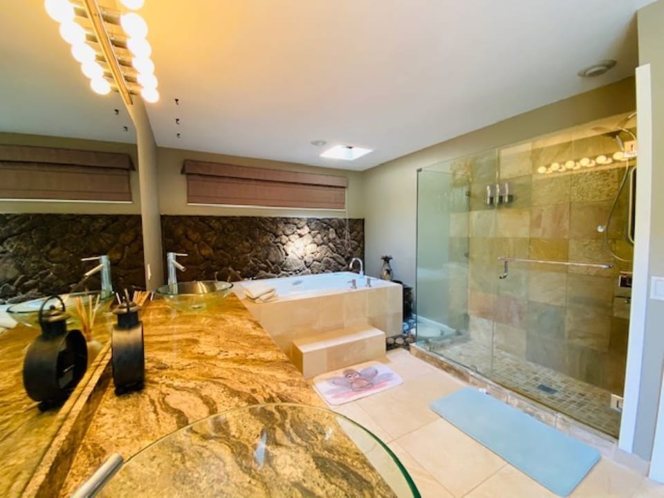Long term rental Marina Front rental in Hawaii Kai with pool House in Hawaii Kai