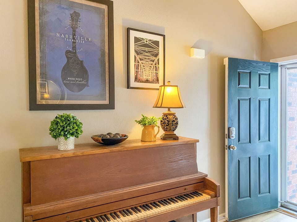 It wouldn't be Nashville without a little music in the home!
