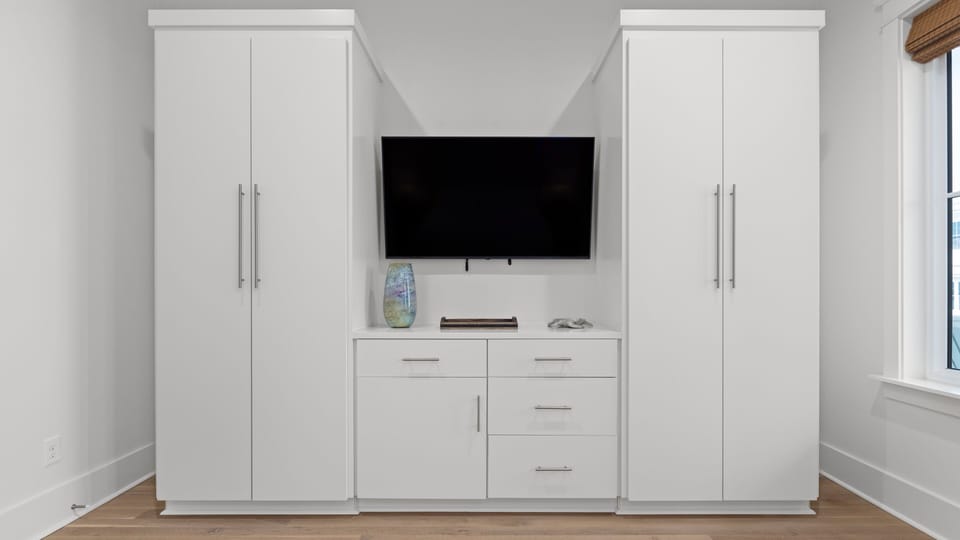 Upstairs Master Suite