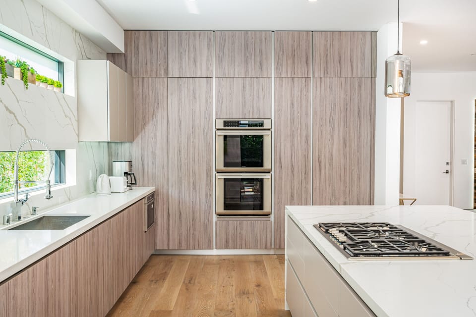 FULLY EQUIPPED KITCHEN, ICE MAKER, MICROWAVE, STOVE, PRIVATE CHEF
