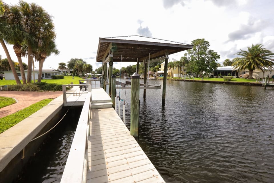 Dock to bring your boat or fish off