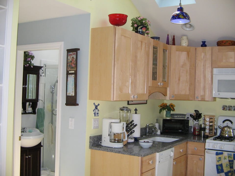 Fully Stocked Kitchen