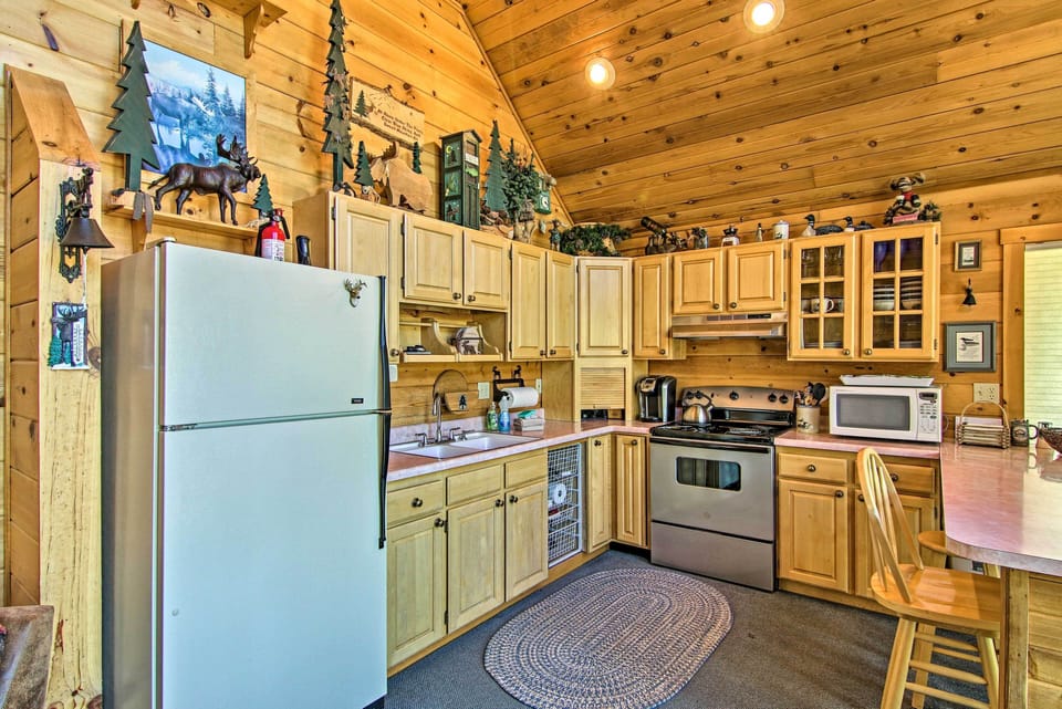 Kitchen | Drip & Keurig Coffee Makers | Trash Bags/Paper Towels