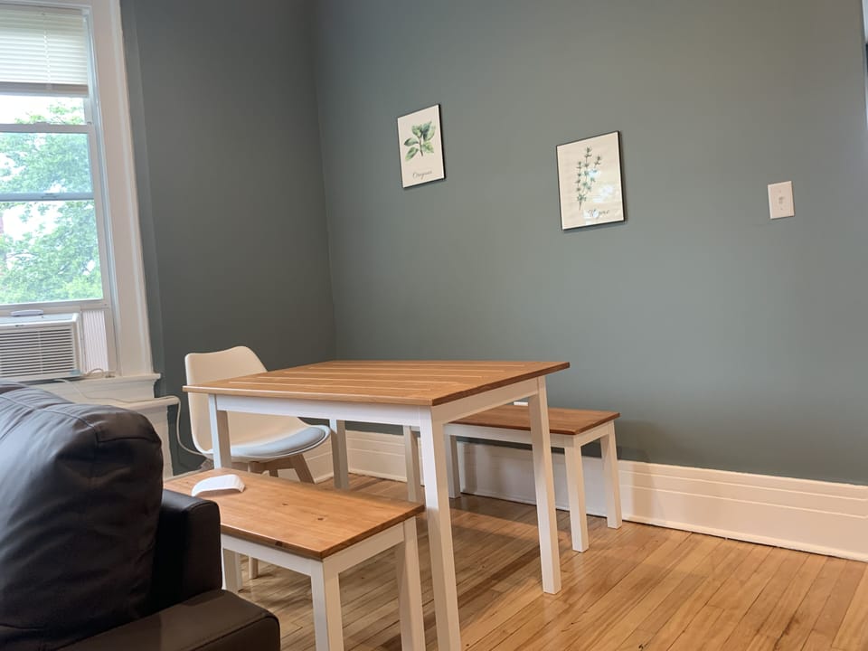 Small dining room for easy quick meals, 
