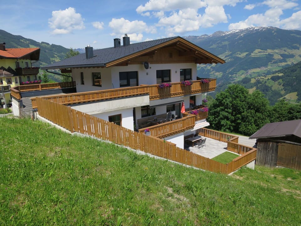 Sky, Cloud, Building, Window, Plant, Slope, House, Land Lot, Tree, Mountain