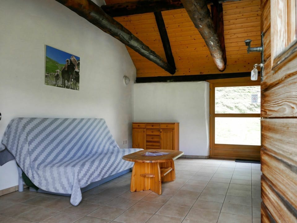 Furniture, Building, Wood, House, Window, Comfort, Interior Design, Flooring, Floor, Living Room