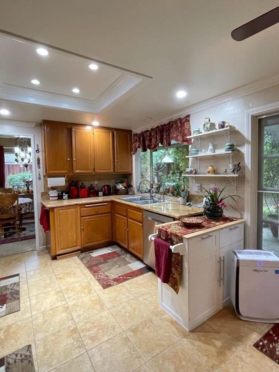 Full Kitchen 