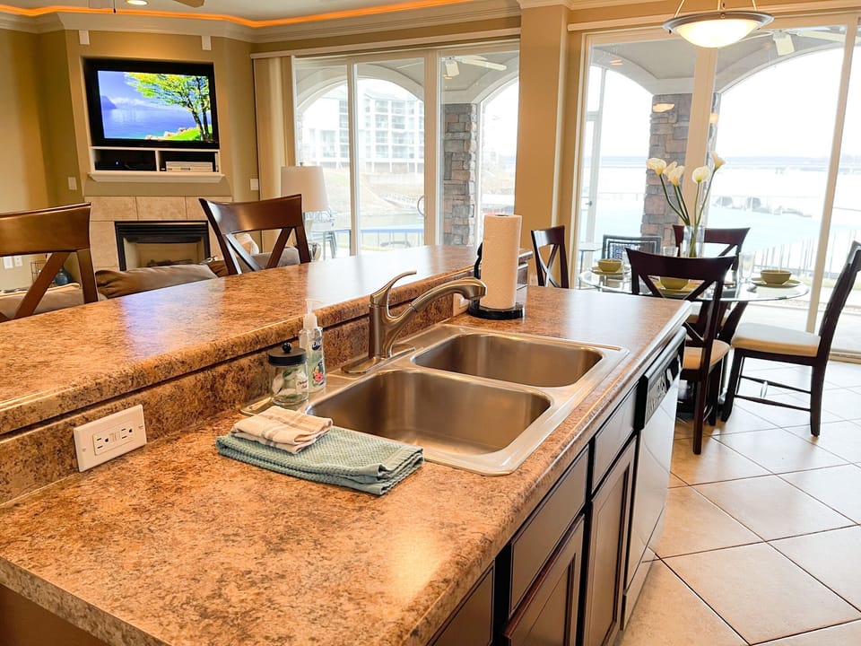 Open kitchen, dinning room ,and living room