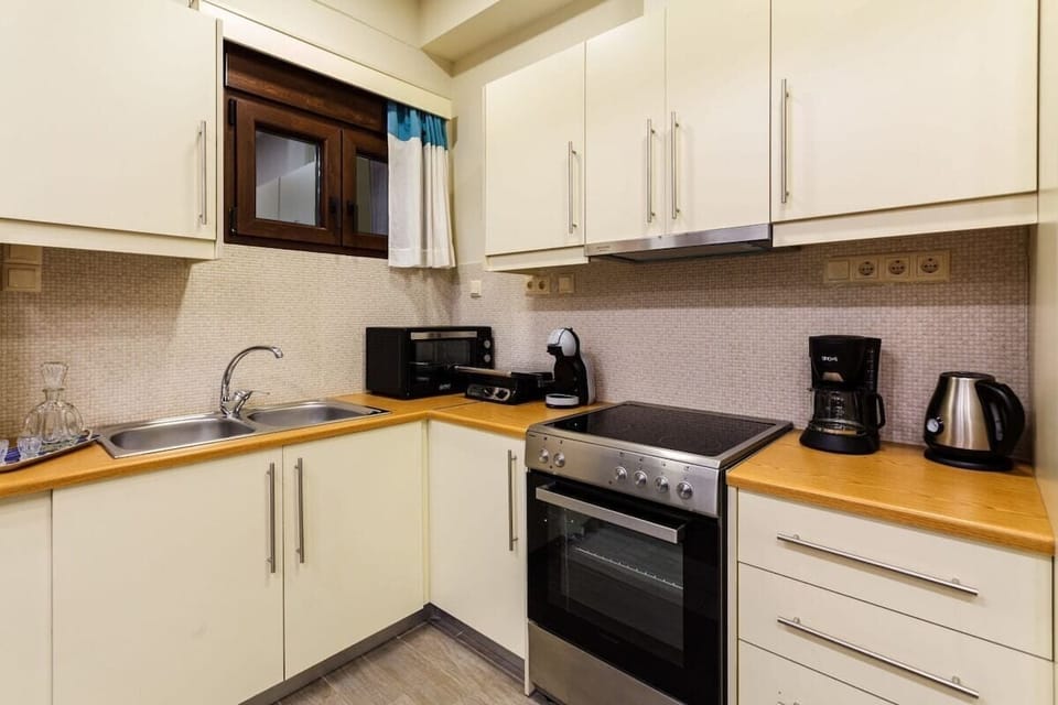 Fully equipped kitchen, ready to inspire culinary delights