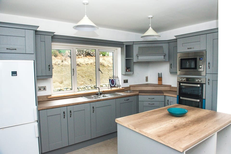 Hillside Holiday Home, Farranfore, Killarney, County Kerry