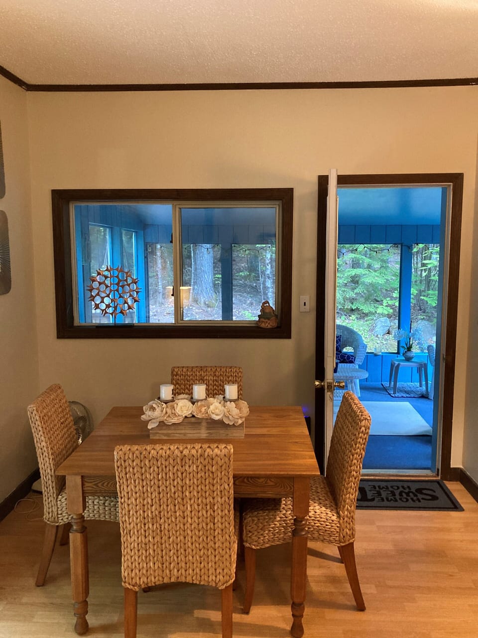 dining area for 4+ with direct access to screened in porch