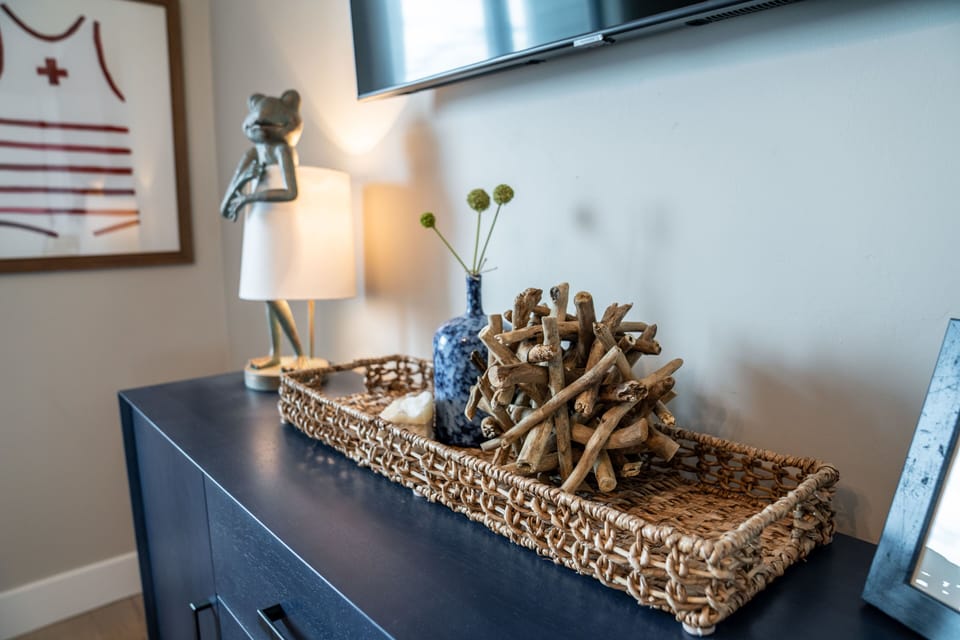 BR 3: Renters discretion determines if the unit sleeps 7-8 guests. *See detials