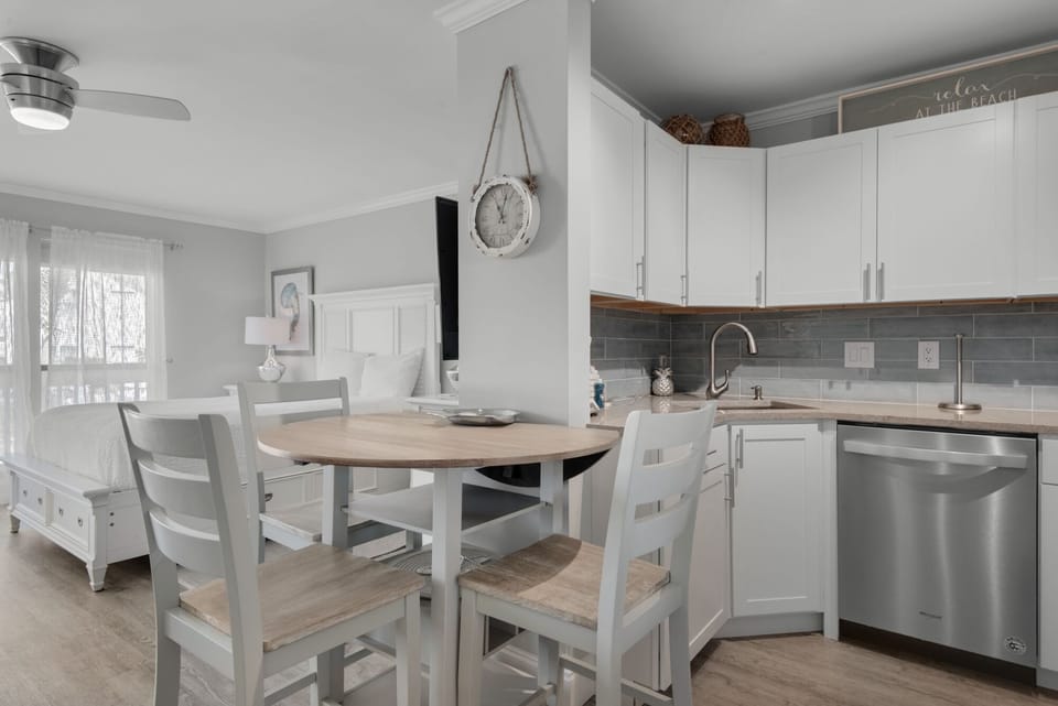 Full-sized kitchen