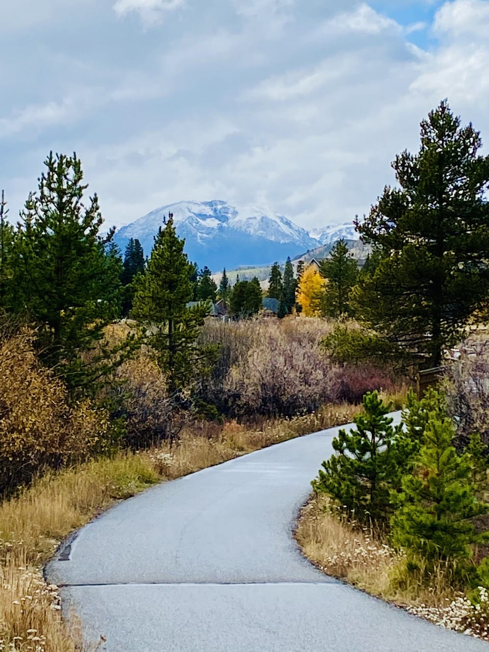 Beautiful Mountain View on the walk into the Keystone Village