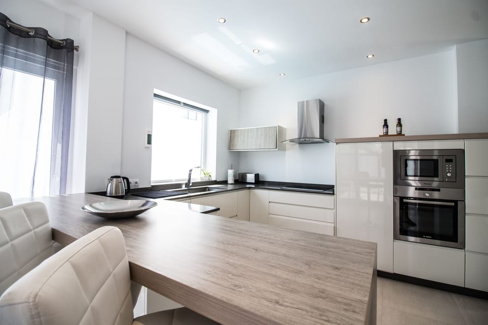 breakfast bar