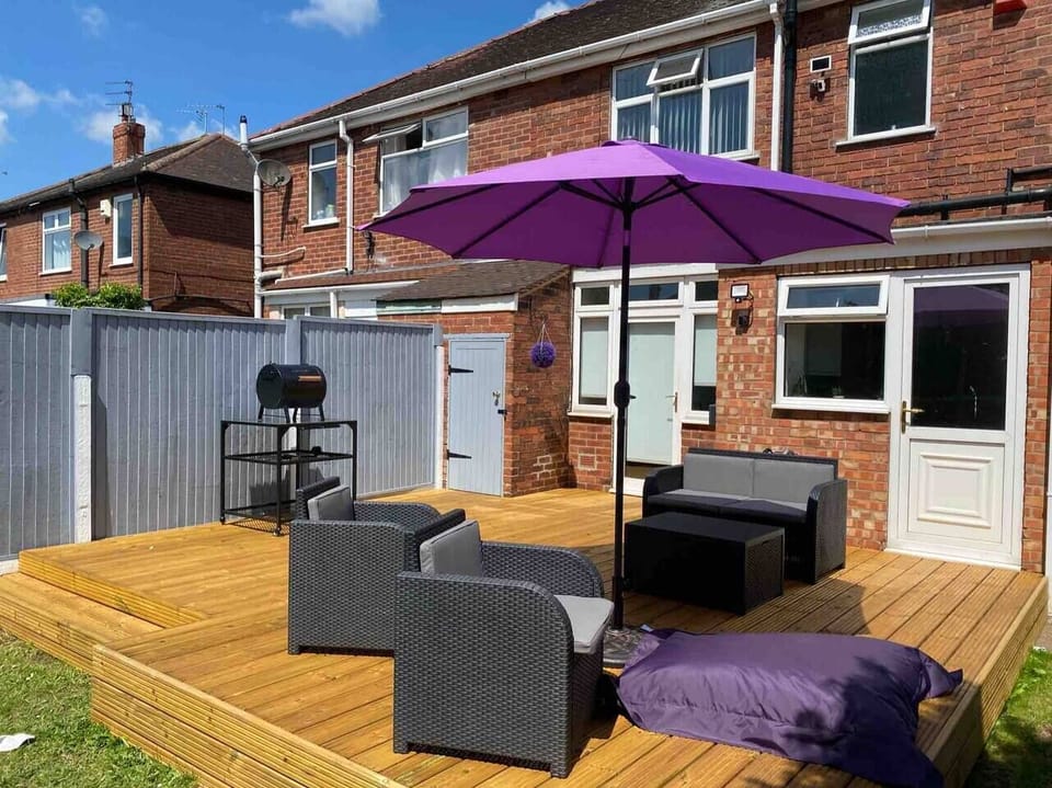 Beautiful south facing garden with comfy furniture for all to enjoy. 