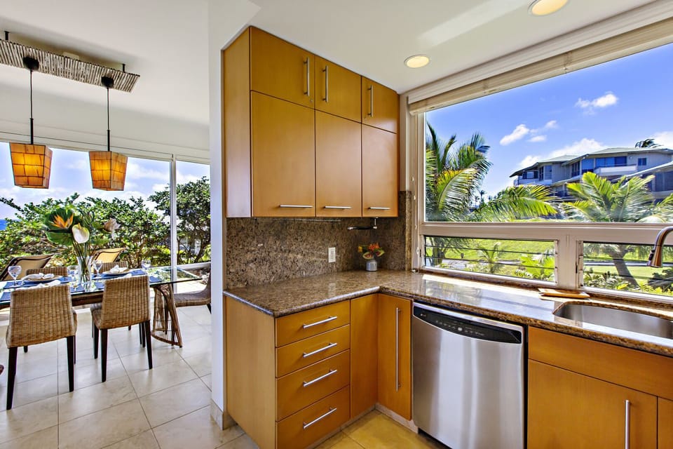 Chef's kitchen with everything you need to make all your meals