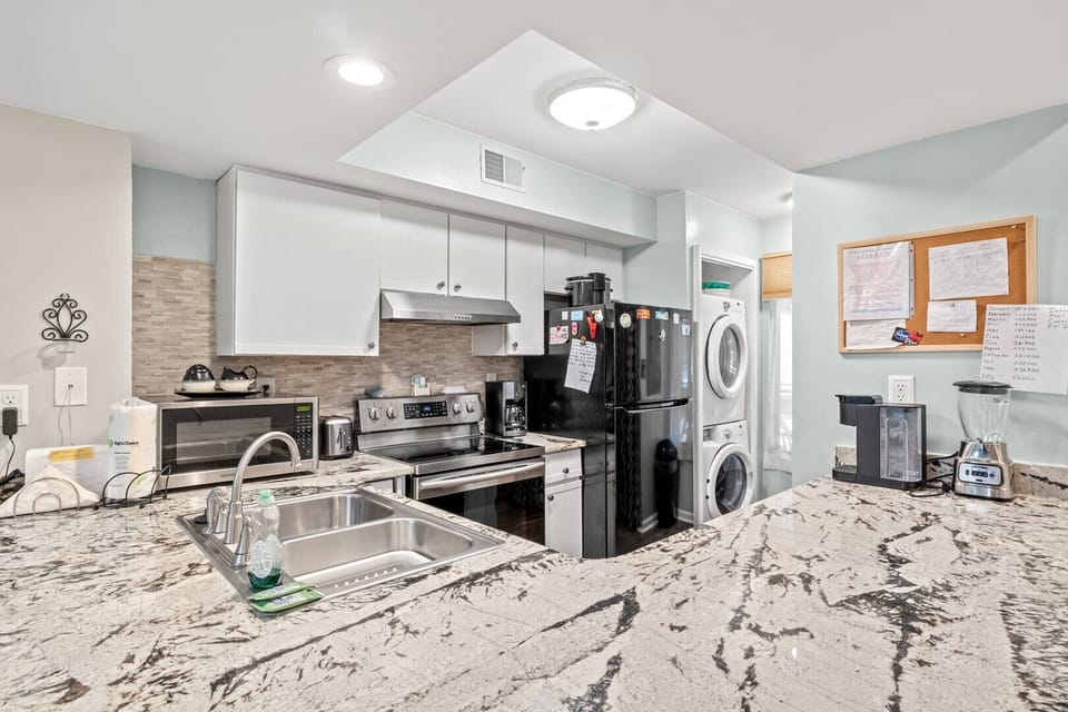 Heron Pointe C2 Kitchen