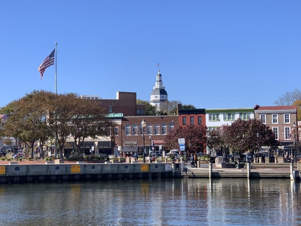 Let Captain Andy show you Annapolis by water-Ego Alley/Annapolis State Building