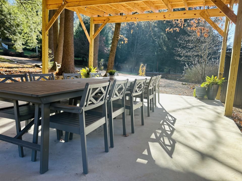 The HemlockHaus Outdoor dining