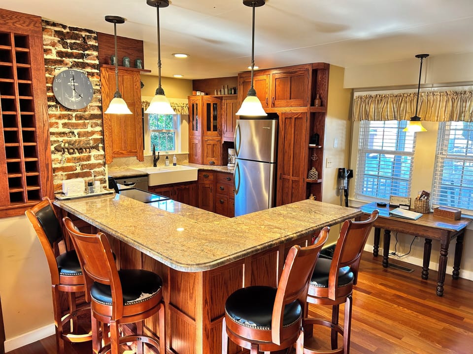 Kitchen bar seating