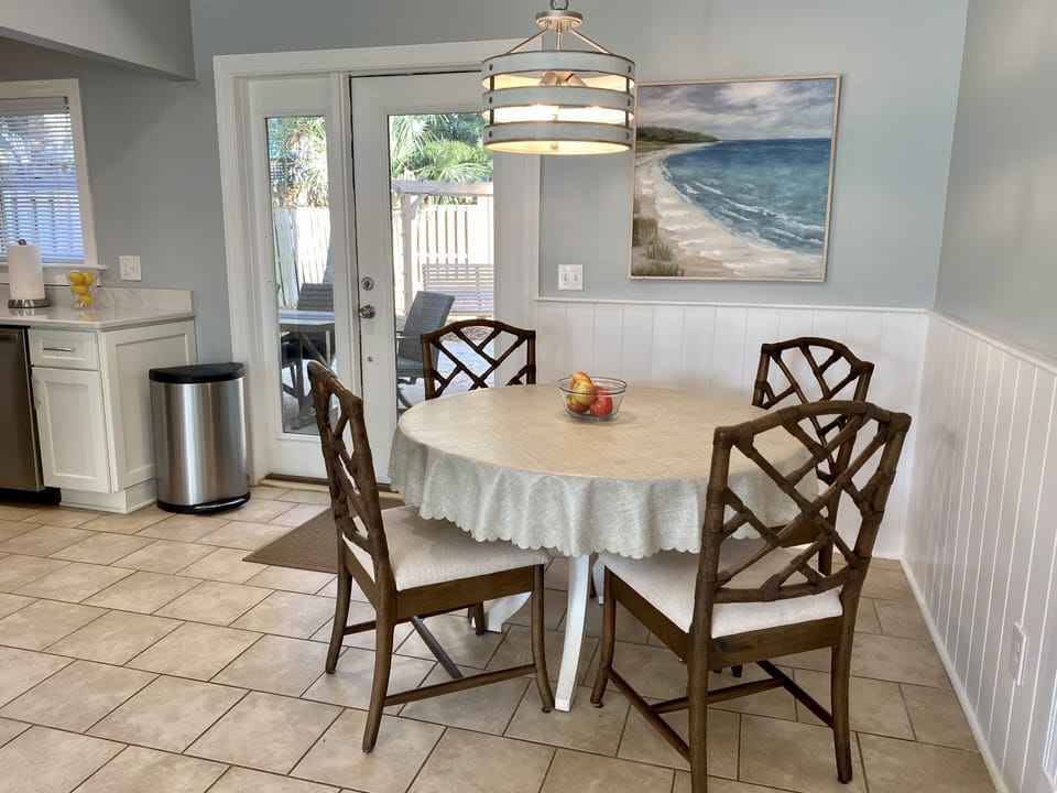Seating for 4
