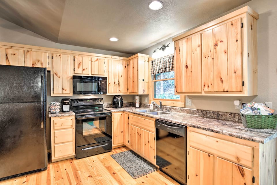 Kitchen | Fully Equipped