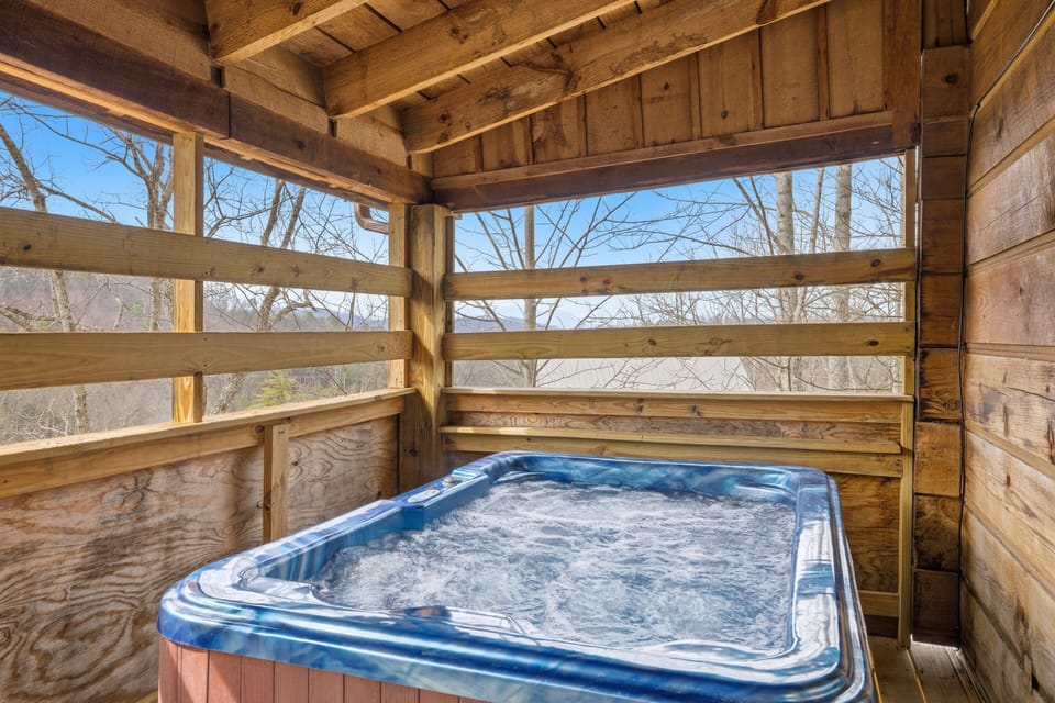 Indoor spa tub