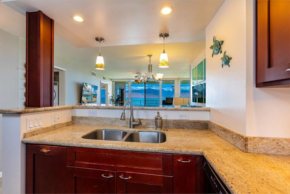 Beautiful Ocean Views even while Cooking!