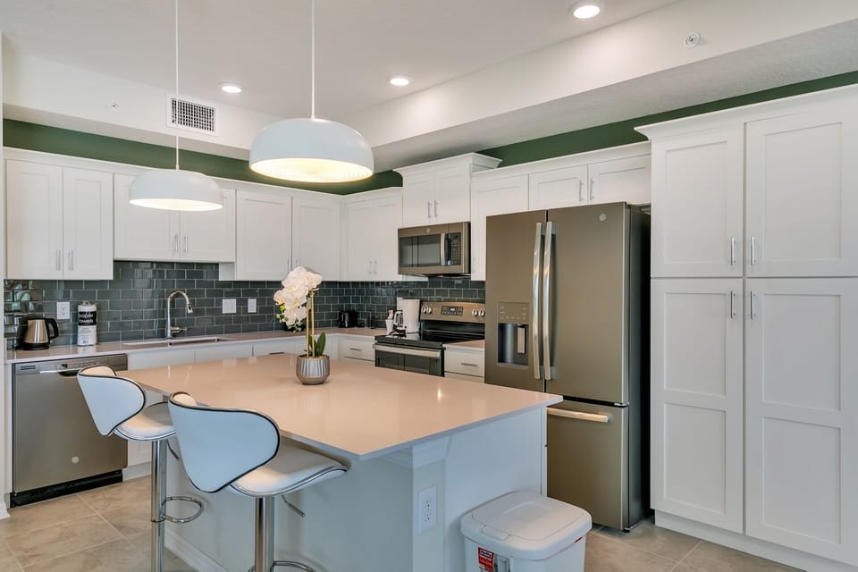 Fully equipped kitchen area.
