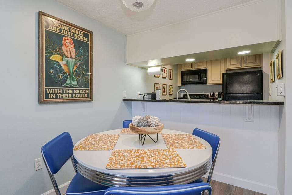 St. Augustine Beach Rentals Dining Room