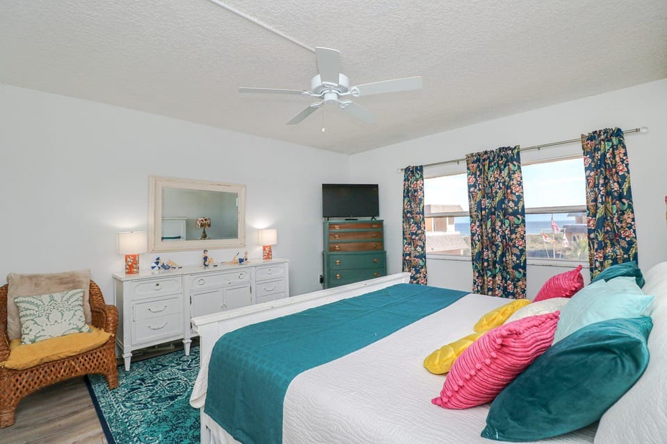 St. Augustine Beach Rentals Master Bedroom