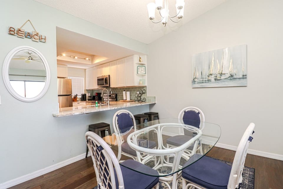 St. Augustine Beach Rentals Dining Room