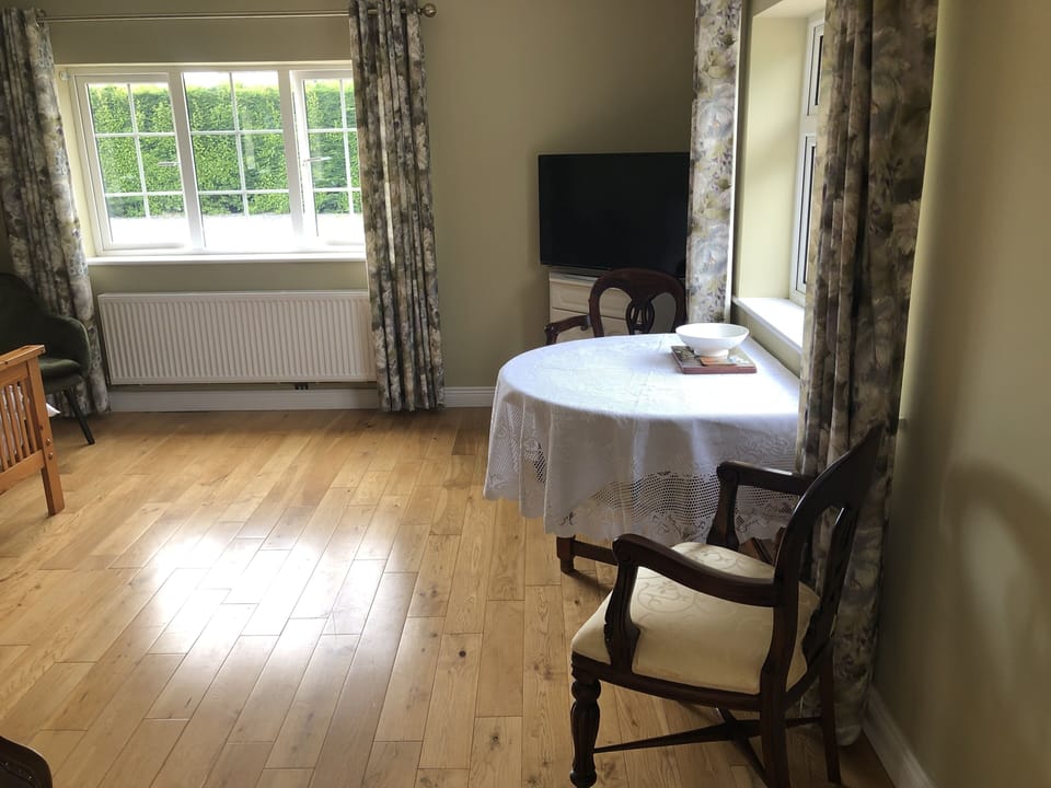 Bedroom/Dining/Living