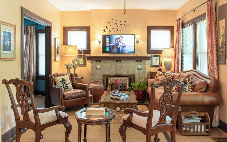 1st floor living room view 1 (Netflix/Prime) available