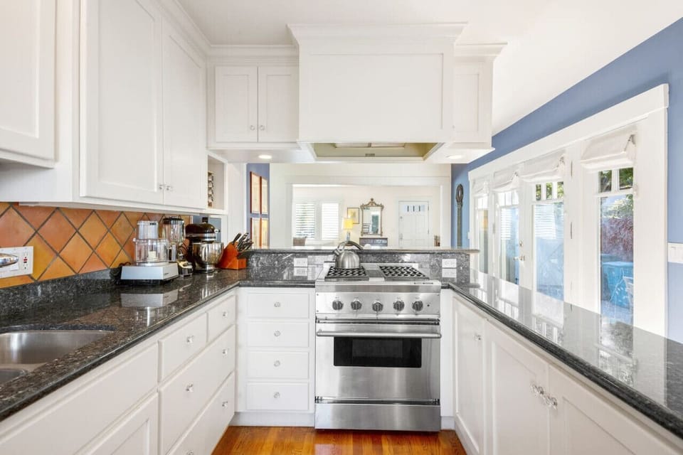 Fridge, Dishwasher, Microwave and Coffee Machine