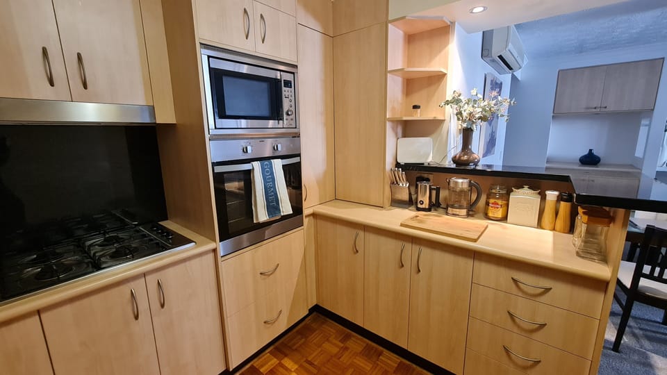 Full size well equipped kitchen, a rarity.