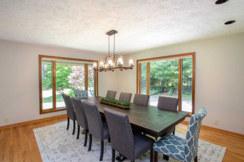 Nicely appointed large dining table