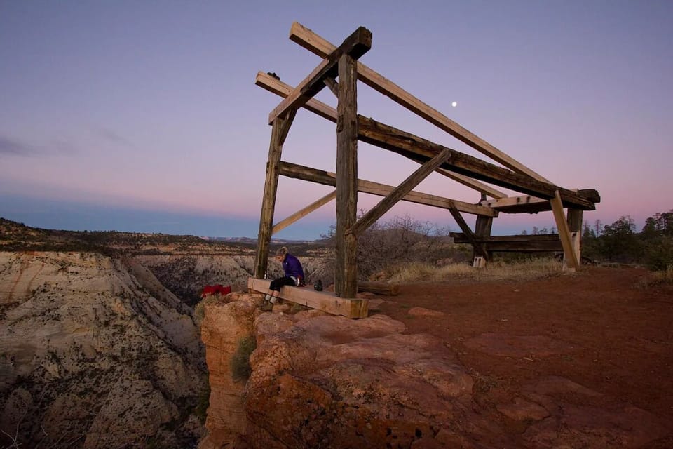 Cable Mountain trailhead is walking distance from the cabin.