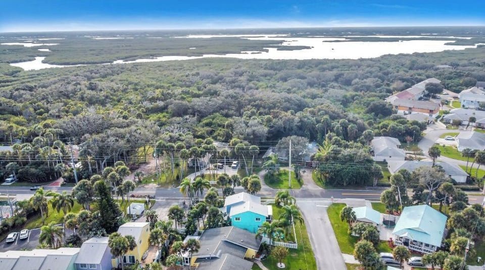 Short walk to the lagoon.