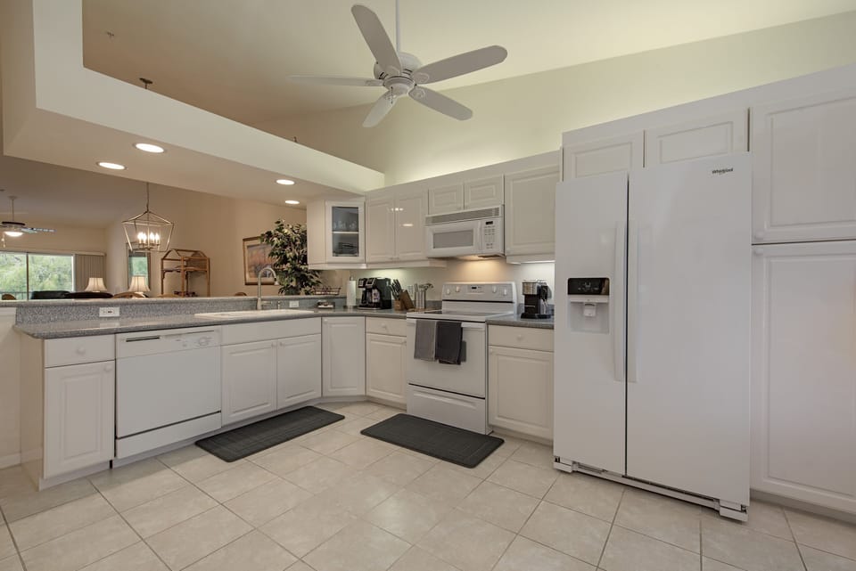 Fully equipped kitchen