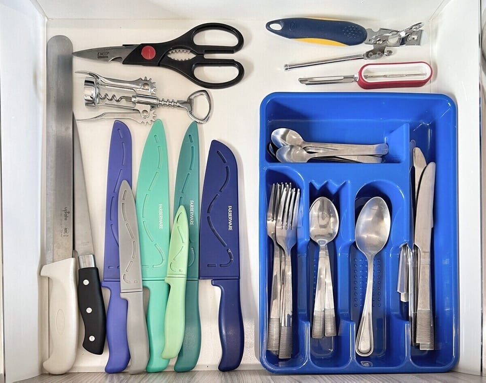 Lots of kitchen amenities.