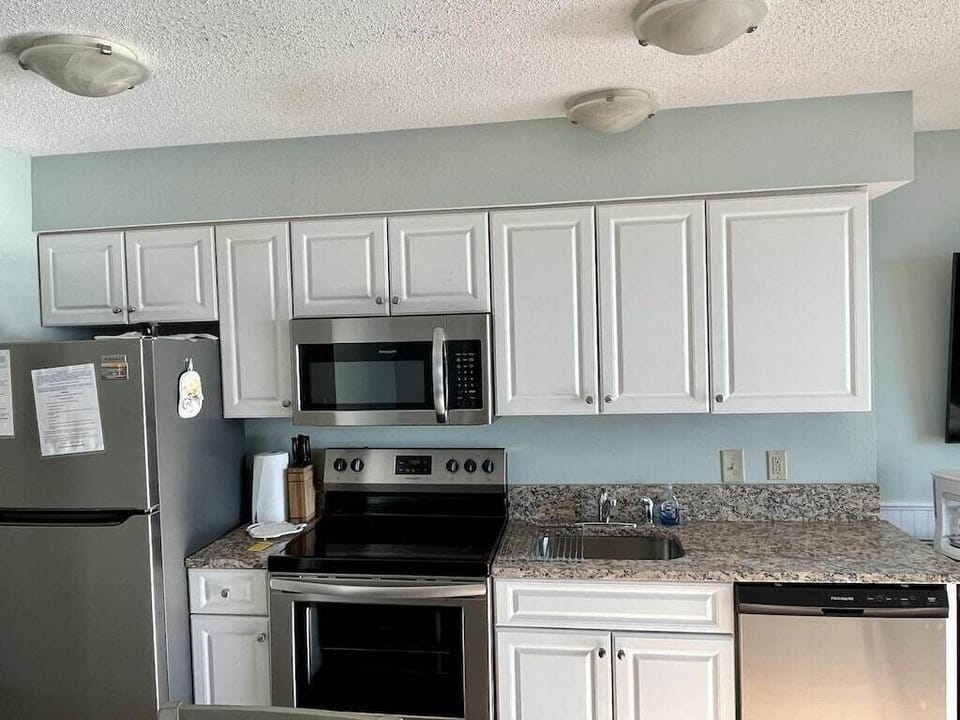 Kitchen includes Pots/Pans, Dishes, Toaster, Silverware